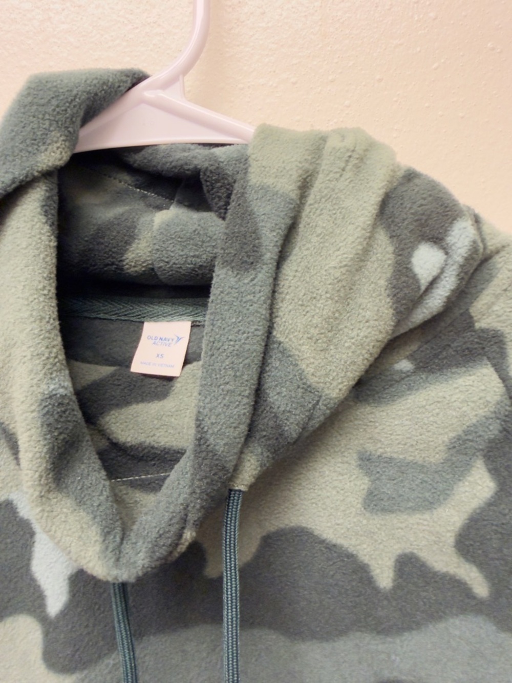 Old Navy Green Camouflage Funnel Neck Pullover Hoodie - Picture 4 of 5